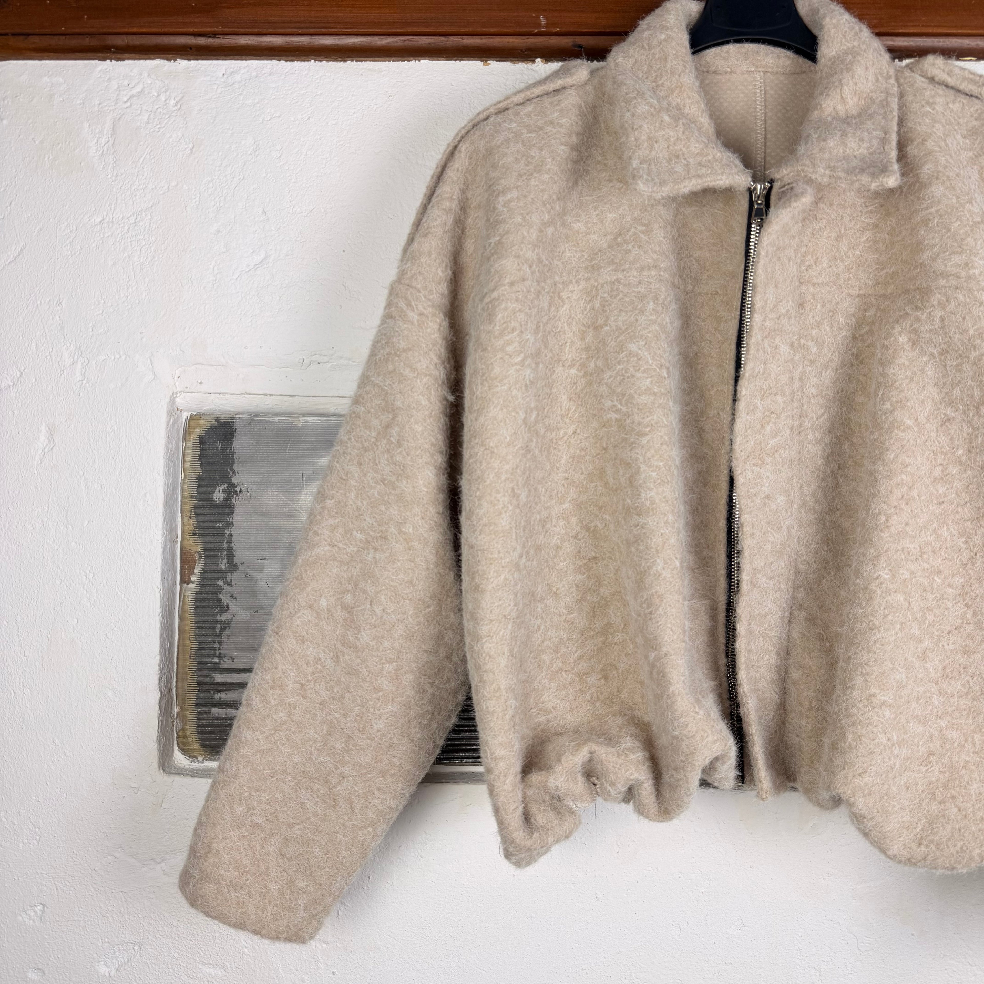 Cropped Teddy-Jacke in Beige
