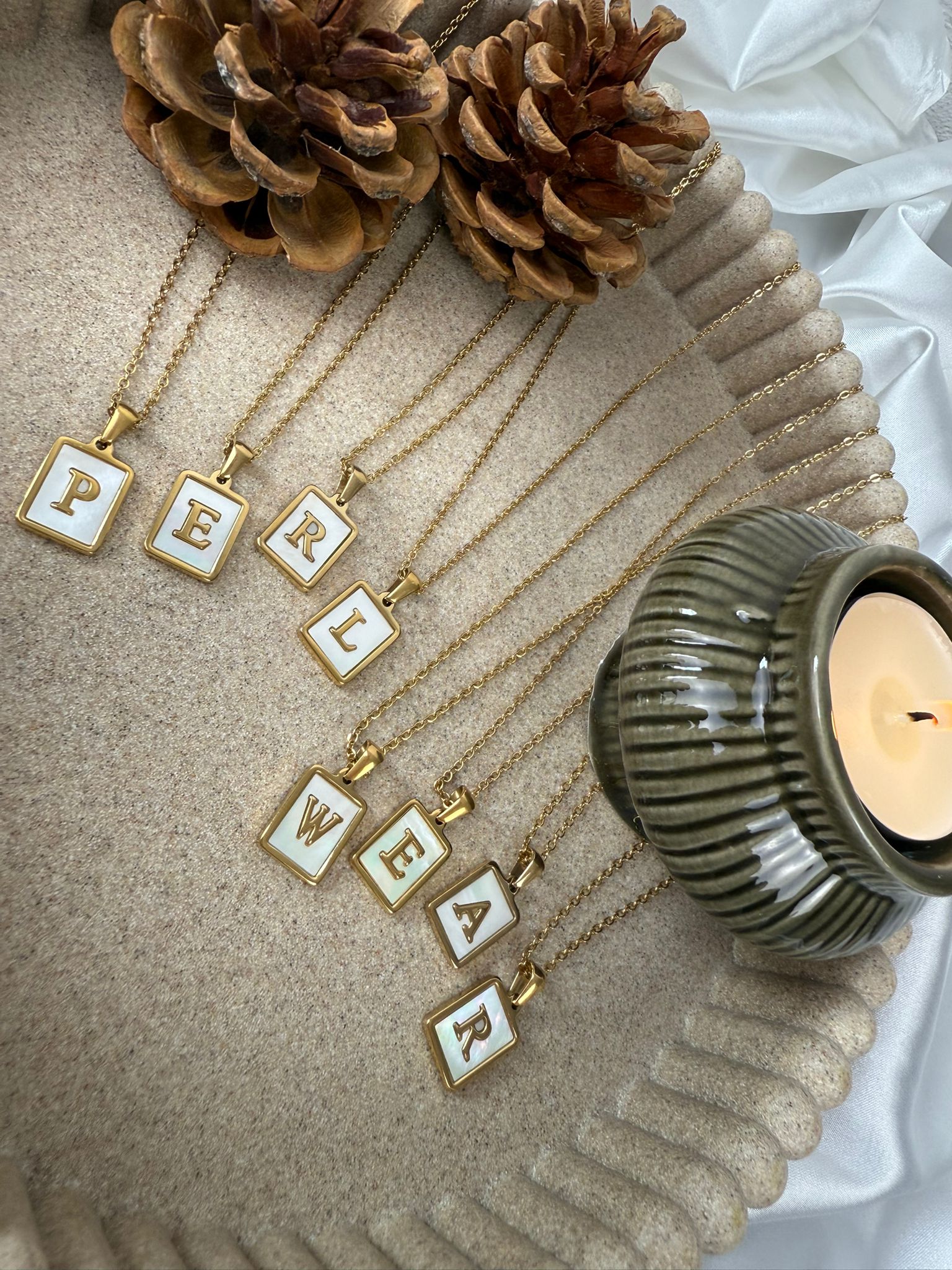 Buchstaben Kette Perlmutt